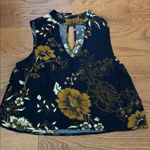 Flowery top 🌸🌸